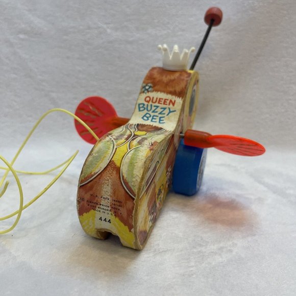 Vintage Fisher Price 444 Queen Buzzy Bee Wooden Pull Toy Spinning Wings 1960s - Picture 5 of 7
